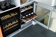 Встраиваемый винный шкаф Liebherr UWT 1682